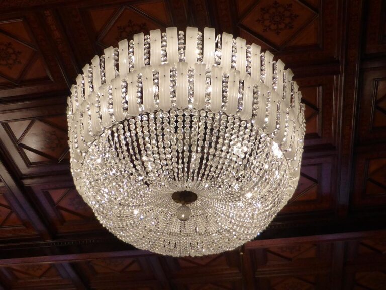 chandelier-426677_1280