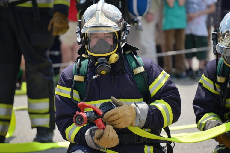 fire-fighters-515776_1280